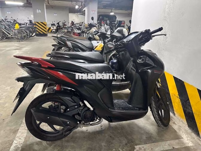 Honda Vision Đen nhám Nữ