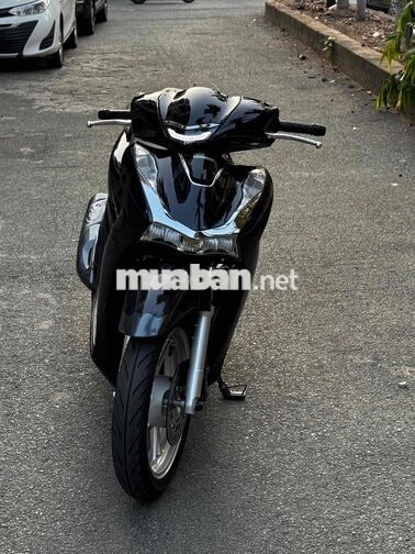 Honda SH 160i cuối 2024 Đen back xe zin 9 chủ