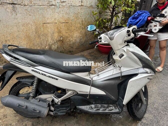 Honda Air Blade Trắng Tiết kiệm xăng