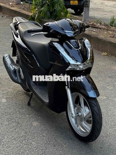 Honda SH 160i cuối 2024 Đen back xe zin 9 chủ