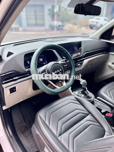 Kia Carens 2025 Trắng 7 chỗ Tự động 10.000 km