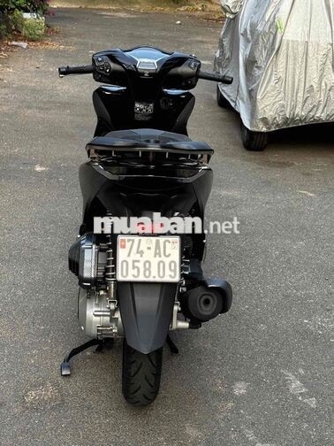 Honda SH 160i cuối 2024 Đen back xe zin 9 chủ