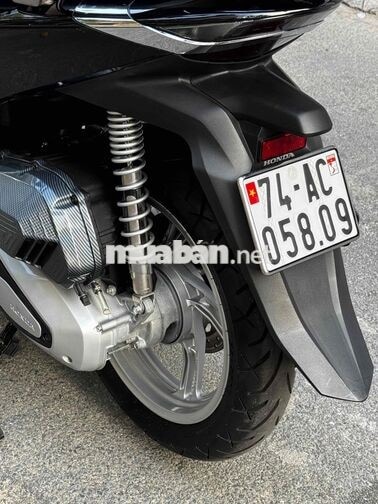 Honda SH 160i cuối 2024 Đen back xe zin 9 chủ