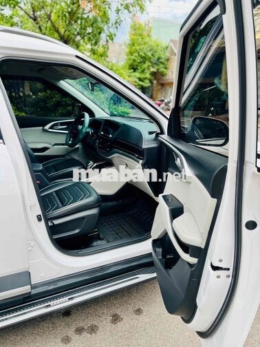 Kia Carens 2025 Trắng 7 chỗ Tự động 10.000 km