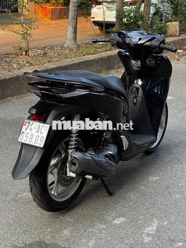 Honda SH 160i cuối 2024 Đen back xe zin 9 chủ