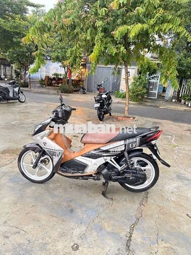 Yamaha Novo LX Tự động Nâu, Đen, Trắng