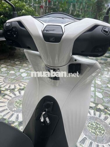 Honda SH125 2025 Trắng 3.200 KM