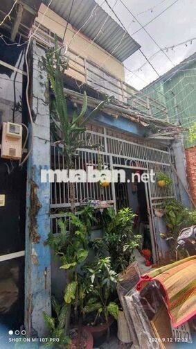 Cho thuê nhà 4x16m, gác suốt, 2pn, gần chợ Cây Sộp, THT, Q12. 5tr5