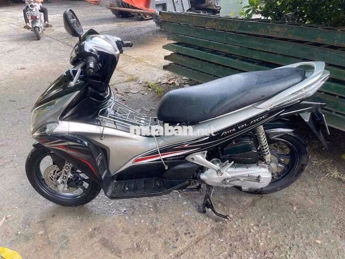 Honda Air Blade Đen bạc đẹp ko lõi giá vài triệu