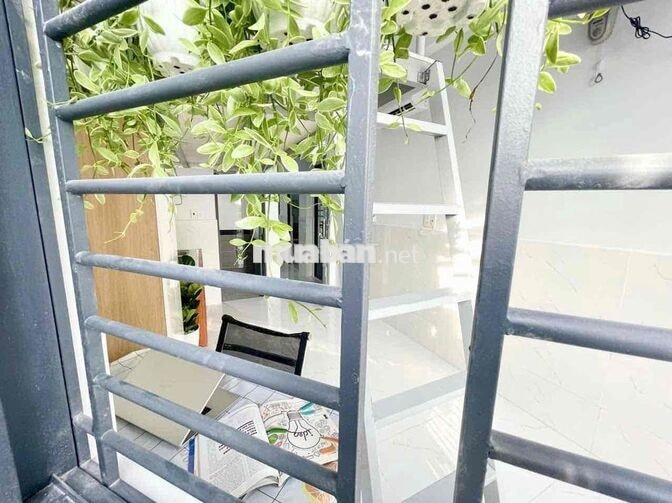 CĂN HỘ GÁC BAN CÔNG PHẠM VĂN CHIÊU - TRỐNG SẴN