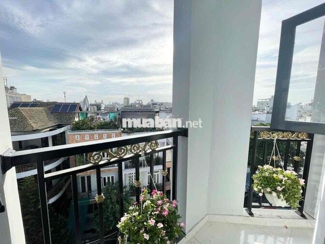 CĂN HỘ GÁC BAN CÔNG PHẠM VĂN CHIÊU - TRỐNG SẴN