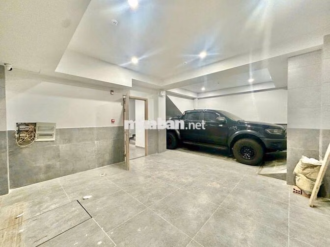 CHO THUÊ MẶT 40M2 CÓ HẦM XE P4 GIÁ 15 TR/THÁNG