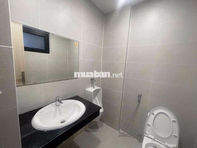 CHO THUÊ MẶT 40M2 CÓ HẦM XE P4 GIÁ 15 TR/THÁNG