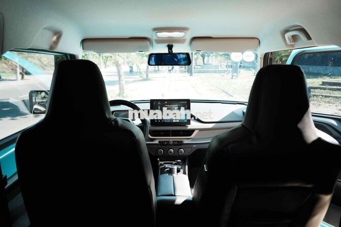 VinFast VF3 Xanh - Nóc trắng 2 vạn km
