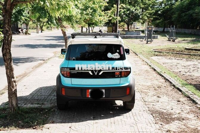 VinFast VF3 Xanh - Nóc trắng 2 vạn km