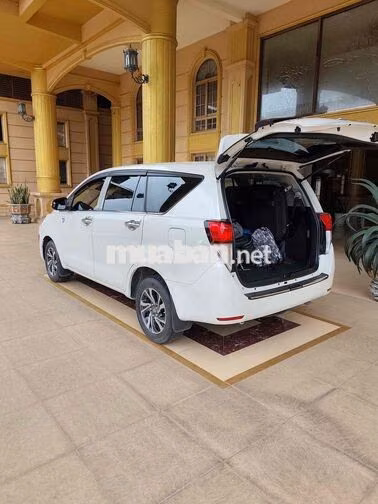Toyota Innova 2.0G AT 2020 Trắng