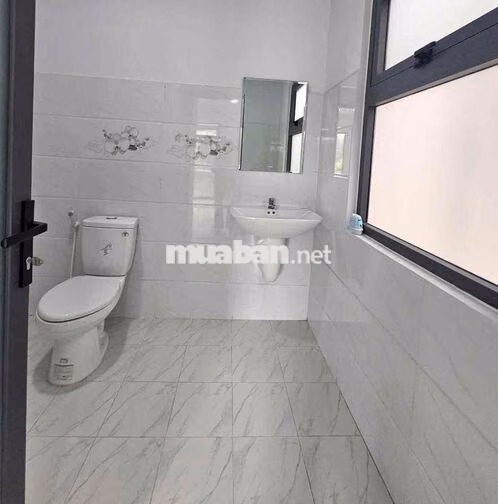 Cho thuê nhà 1 trệt 2 lầu góc 2 mặt tiền đường nhánh Đồng Khởi, Lý Văn