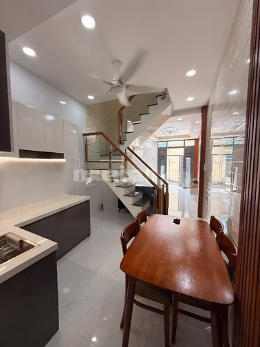 Nhà hẻm oto Văn Thân Quận 6