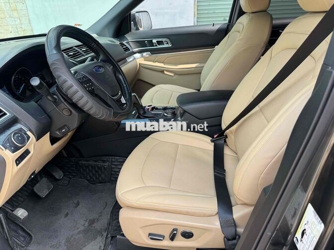 Ford Explorer 2017 Mỹ Xám 7 chỗ