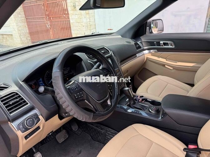 Ford Explorer 2017 Mỹ Xám 7 chỗ