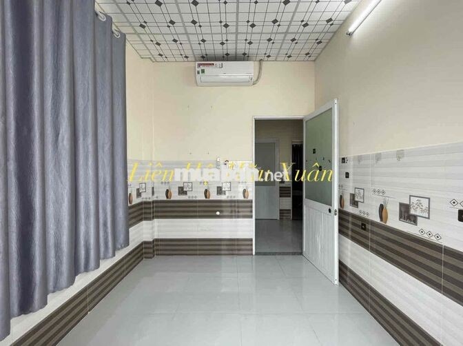 Nhà Cho Thuê Khu Dân Cư Hoàng Quân, 3 phòng ngủ có máy lạnh, đậu ô tô
