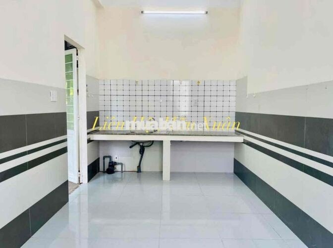 Nhà Cho Thuê Khu Dân Cư Hoàng Quân, 3 phòng ngủ có máy lạnh, đậu ô tô