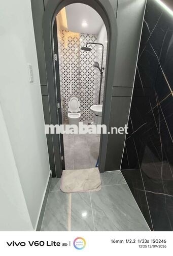 Nhà Mới 100 4,5x 15m 1lung 2pn 2wc giếng trời
