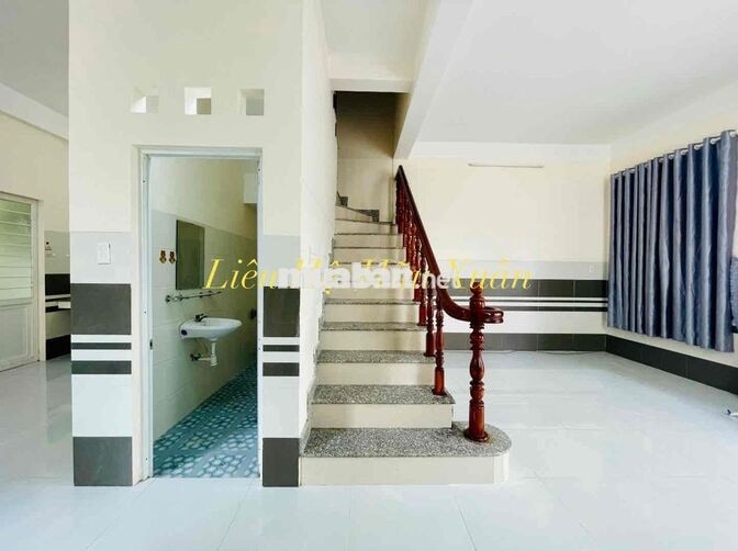 Nhà Cho Thuê Khu Dân Cư Hoàng Quân, 3 phòng ngủ có máy lạnh, đậu ô tô