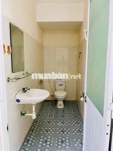 Nhà Cho Thuê Khu Dân Cư Hoàng Quân, 3 phòng ngủ có máy lạnh, đậu ô tô