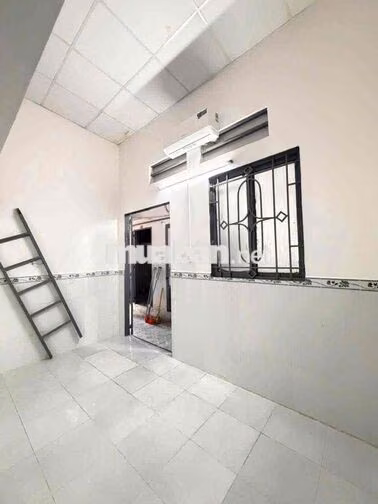 Phòng tầng trệt giá rẻ, gác cao 1m9