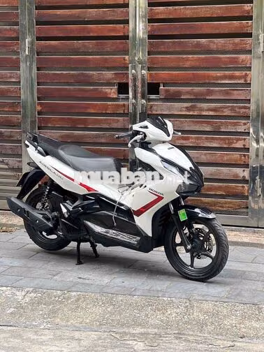 air blade 125cc màu trắng đen khoá smk