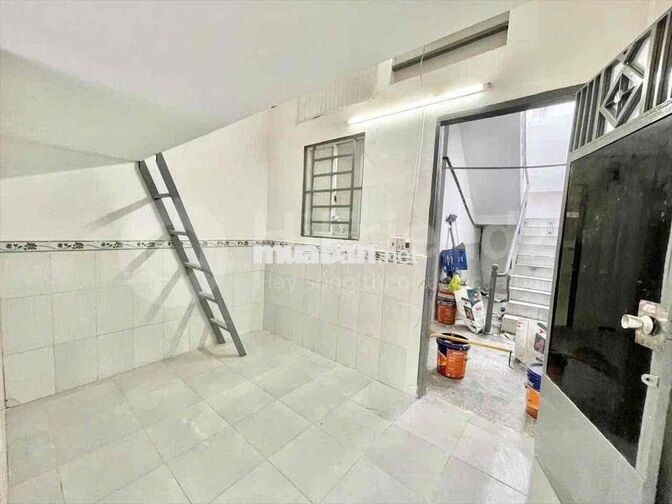 Phòng tầng trệt giá rẻ, gác cao 1m9