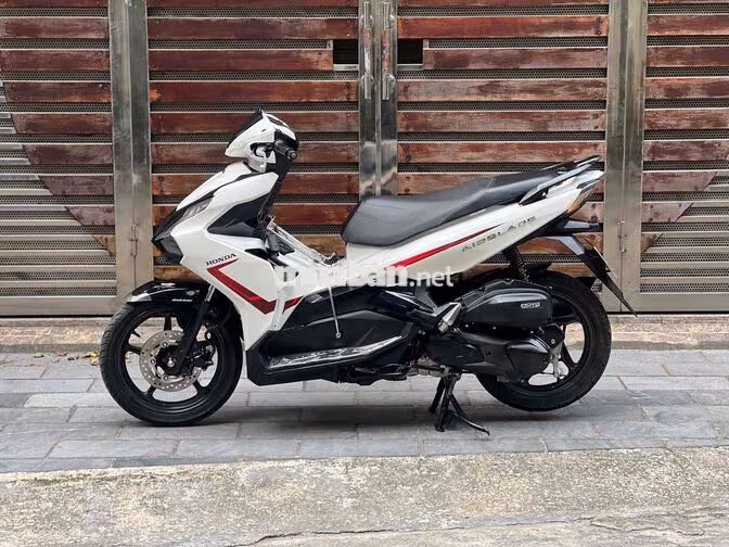 air blade 125cc màu trắng đen khoá smk