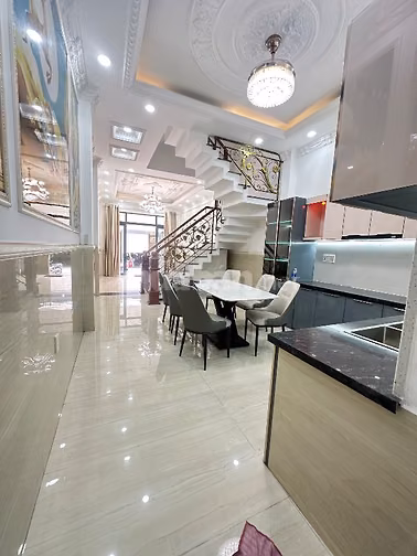 Vị trí đẹp giá quá hời 6 tỷ có nhà 5 tầng 