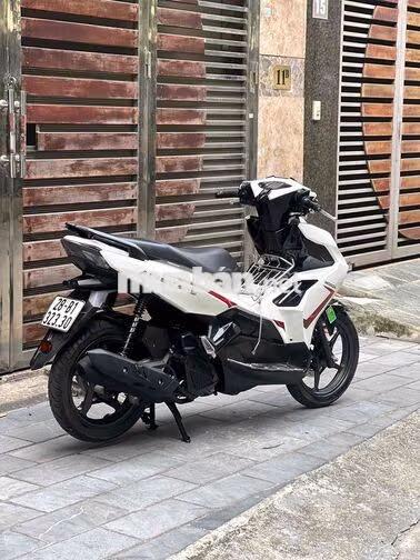 air blade 125cc màu trắng đen khoá smk