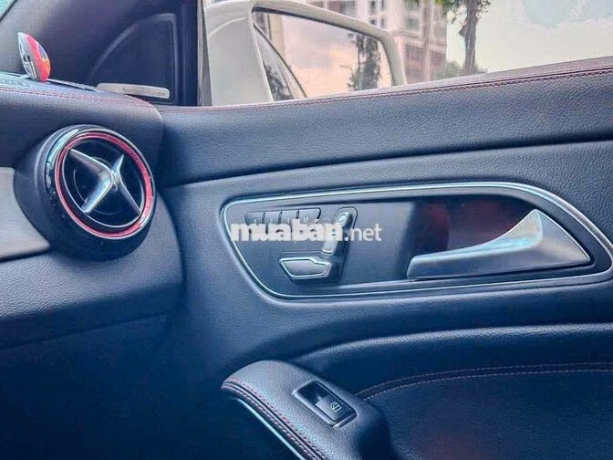 Mercedes-Benz CLA45 AMG facelift 2016 Trắng