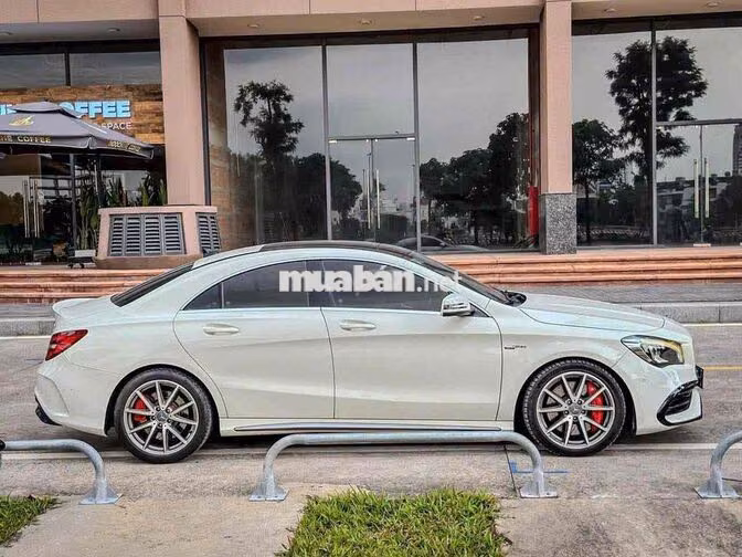 Mercedes-Benz CLA45 AMG facelift 2016 Trắng