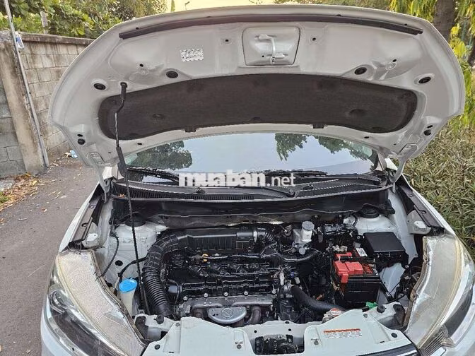 Suzuki Ertiga Hybrid 2022 Trắng
