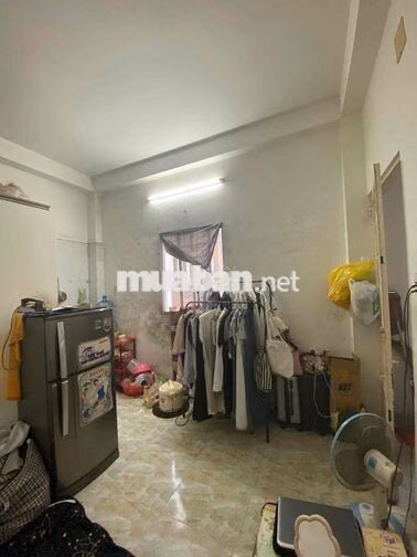 CHO NỮ SV THUÊ PHÒNG - HẺM ĐỐI DIỆN TRƯỜNG HUIT