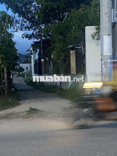Bán đất thổ cư  hẻm ô tô thông Khánh Nhơn Vĩnh Hải 82m2 giá 700 triệu