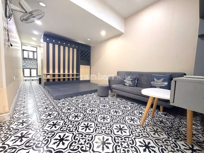 Ô TÔ ĐỖ CỬA - NGÕ THÔNG - 52M2 NHỈNH 2 TỶ