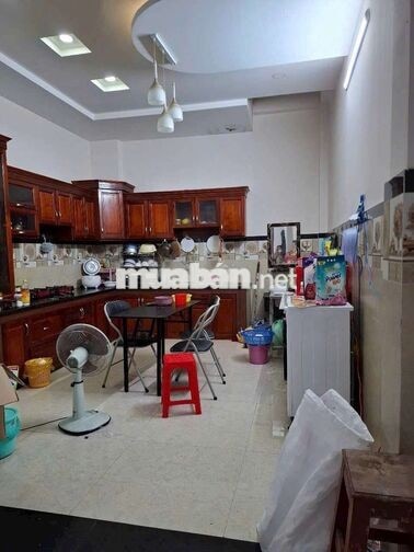 NHÀ TRỆT 2 LẦU TUM SÂN THƯỢNG HẺM HIỆP BÌNH