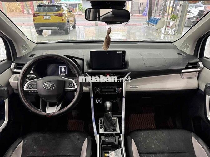 Toyota Veloz Top 1.5CVT 2025 Trắng như xe mới