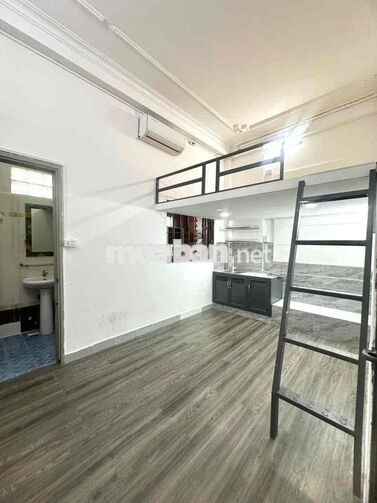 DUPLEX GÁC CAO CỬA SỔ LỚN BẠCH ĐẰNG NẰM PHÍA SAU ĐẠI HỌC UEF