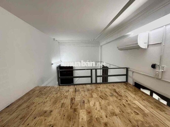 DUPLEX GÁC CAO CỬA SỔ LỚN BẠCH ĐẰNG NẰM PHÍA SAU ĐẠI HỌC UEF