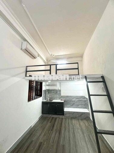 DUPLEX GÁC CAO CỬA SỔ LỚN BẠCH ĐẰNG NẰM PHÍA SAU ĐẠI HỌC UEF