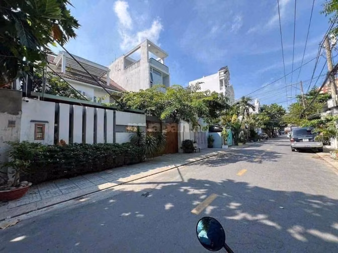Gấp! Lô đất 125m2 giá 1tỷ8 ngay đường Tân Thới Nhì 9, xã Xuân Thới Sơn