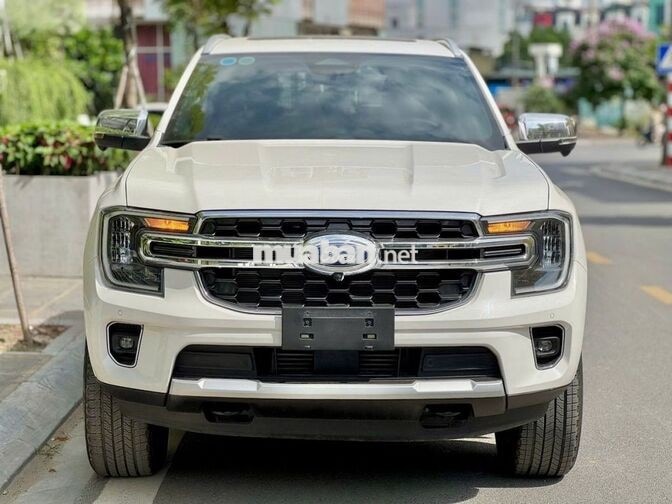 Ford Everest Titanium 2023 2.0L 4x2 AT Trắng