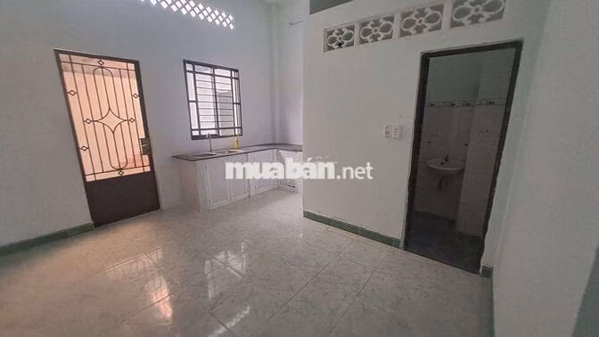 Nhà nguyên căn cho thuê bà điểm,4 phòng ngủ,đường xe tải