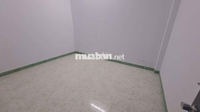 Nhà nguyên căn cho thuê bà điểm,4 phòng ngủ,đường xe tải
